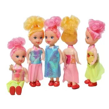 Кукли принцеси, мини-кукли, дрехи за момичета, рокли и аксесоари, включително и един комплект дрехи, цветни рокли за коса